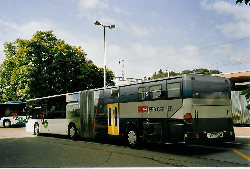(060'722) - VZO Grningen - Nr. 62/ZH 691'895 - Mercedes am 21. Juni 2003 beim Bahnhof Wetzikon