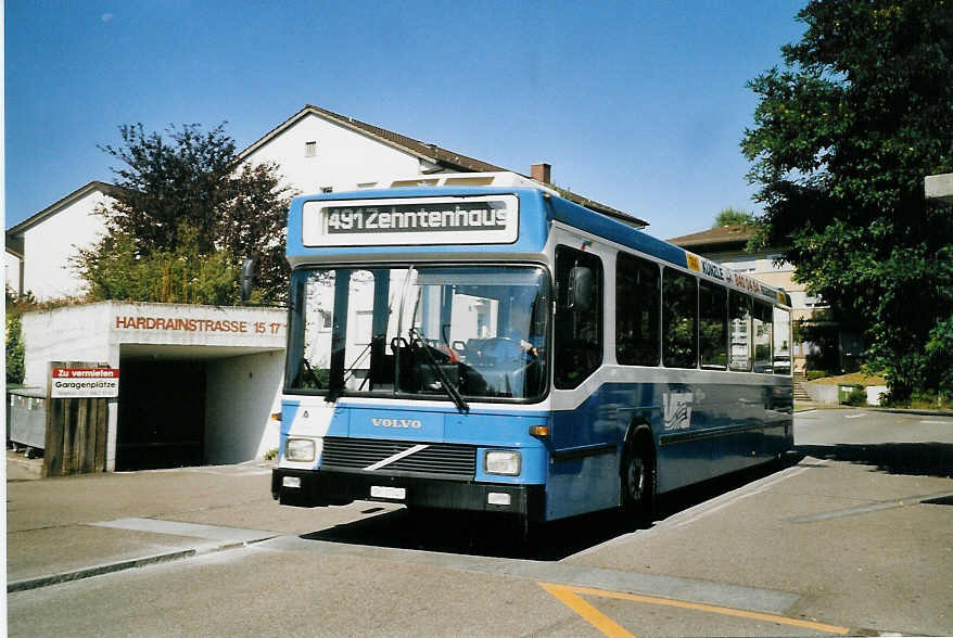 (061'629) - VBRF Regensdorf - Nr. 27/ZH 17'147 - Volvo/Hess am 19. Juli 2003 beim Bahnhof Regensdorf 