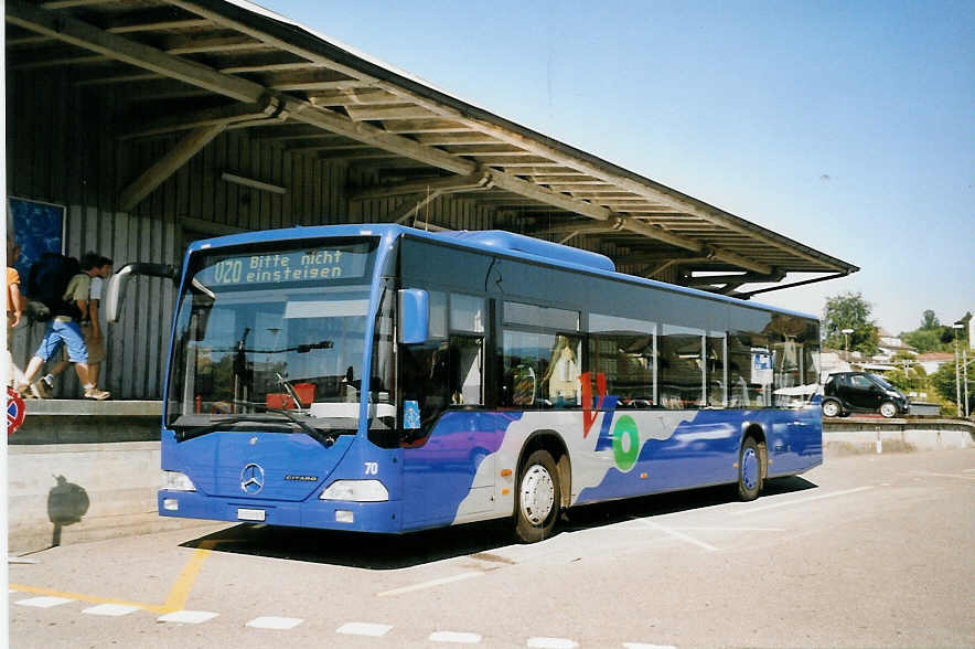 (061'810) - VZO Grningen - Nr. 70/ZH 558'870 - Mercedes am 19. Juli 2003 beim Bahnhof Stfa
