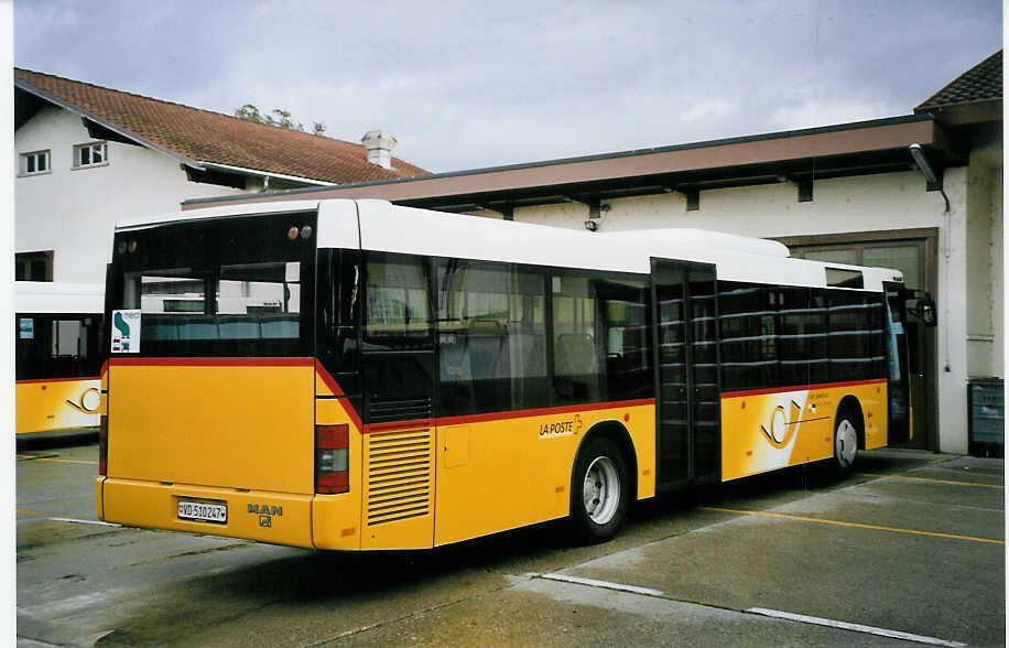 (062'820) - CarPostal Vaud-Fribourg - VD 510'247 - MAN (ex P 25'585) am 30. August 2003 in Yverdon, Garage