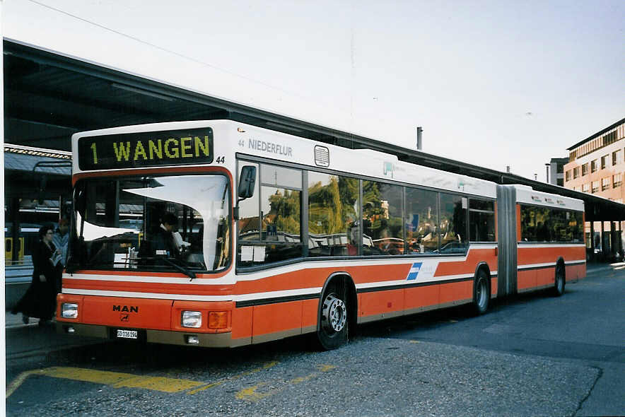 (063'204) - BOGG Wangen b.O. - Nr. 44/SO 116'194 - MAN (ex SOO Olten Nr. 44) am 3. September 2003 beim Bahnhof Olten