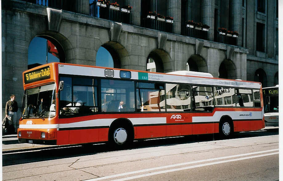 (063'226) - AAR bus+bahn, Aarau - Nr. 149/AG 15'649 - MAN am 3. September 2003 beim Bahnhof Aarau