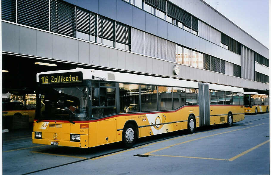 (063'235) - PTT-Regie - P 27'726 - Mercedes am 3. September 2003 in Bern, Postautostation