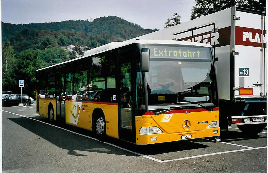 (063'301) - PTT-Regie - P 25'237 - Mercedes am 5. September 2003 in Thun, Seestrasse