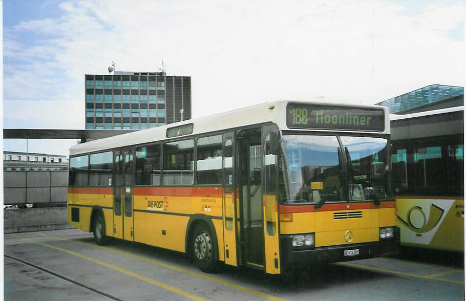 (063'604) - PostAuto Bern-Freiburg-Solothurn - Nr. 501/BE 614'083 - Mercedes/R&J (ex P 25'367) am 27. September 2003 in Bern, Postautostation