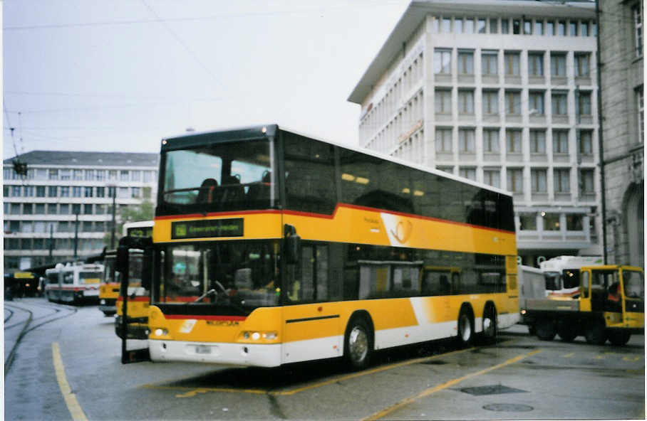 (063'815) - PostAuto St. Gallen-Appenzell - AR 14'840 - Neoplan (ex P 27'018) am 9. Oktober 2003 beim Bahnhof St. Gallen