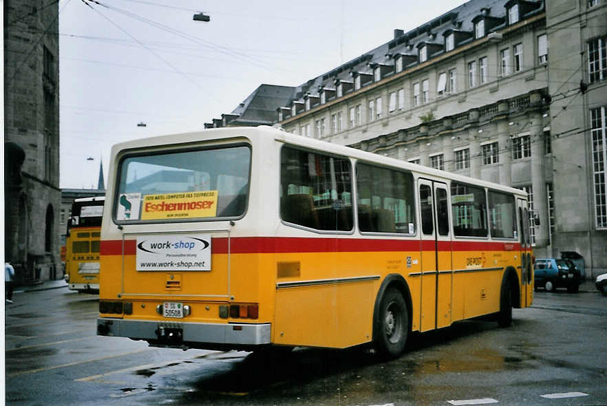 (063'828) - Schwizer, Goldach - Nr. 4/SG 50'508 - Saurer/Tscher am 9. Oktober 2003 beim Bahnhof St. Gallen