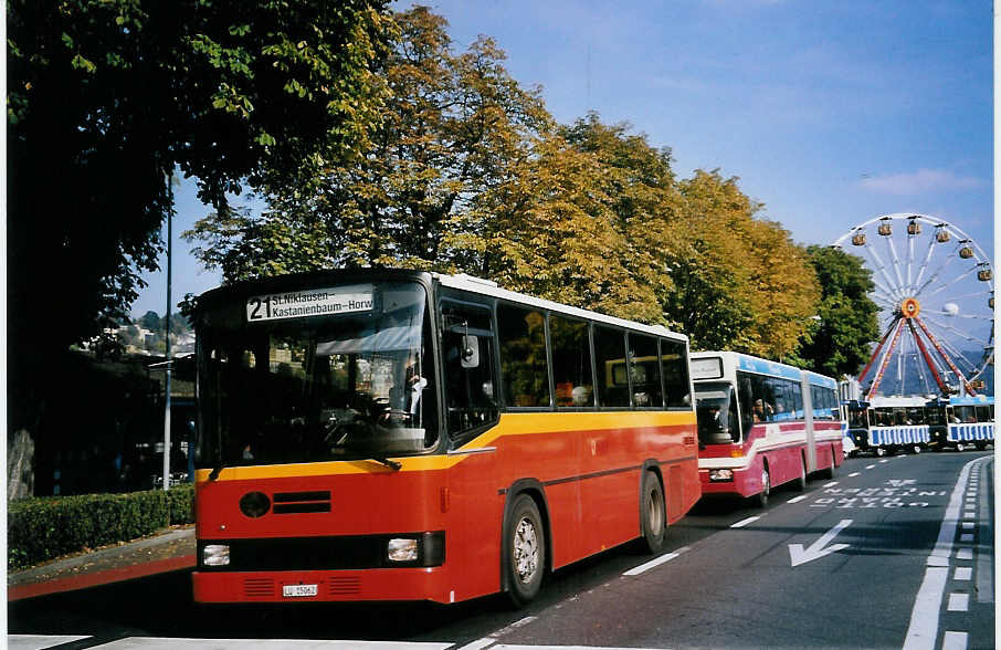 (064'016) - VBL Luzern - Nr. 543/LU 15'062 - NAW/Lauber (ex Gowa, Luzern Nr. 43) am 11. Oktober 2003 beim Bahnhof Luzern