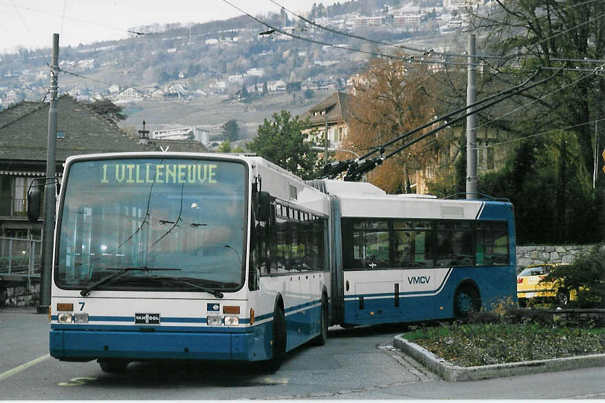 (064'708) - VMCV Clarens - Nr. 7 - Van Hool Gelenktrolleybus am 29. November 2003 in Vevey, Funi