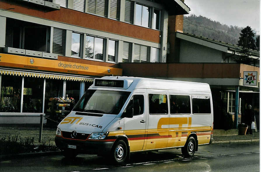 (064'917) - STI Thun - Nr. 1/BE 300'401 - Mercedes am 29. Dezember 2003 in Hnibach, Chartreuse