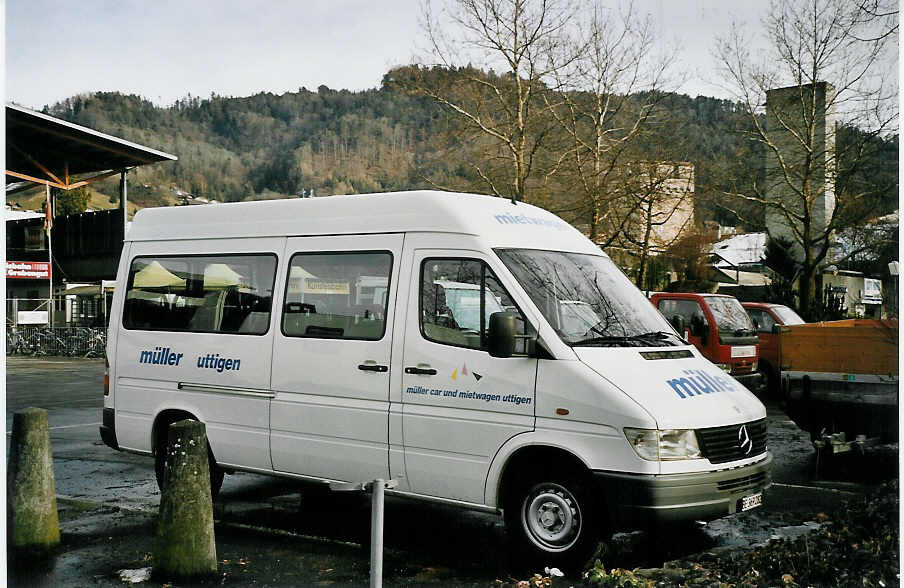(065'228) - Mller, Uttigen - BE 369'282 - Mercedes am 2. Februar 2004 in Thun, Grabengut
