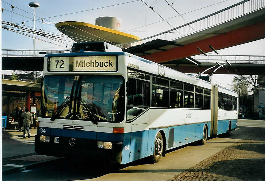 (065'609) - VBZ Zrich - Nr. 134 - Mercedes Gelenktrolleybus am 16. Februar 2004 in Zrich, Bucheggplatz