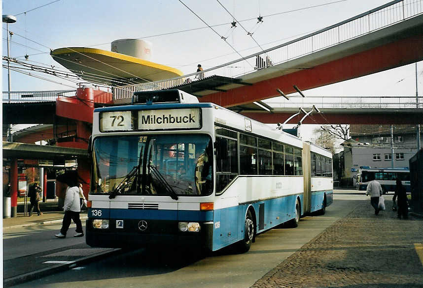 (065'615) - VBZ Zrich - Nr. 136 - Mercedes Gelenktrolleybus am 16. Februar 2004 in Zrich, Bucheggplatz