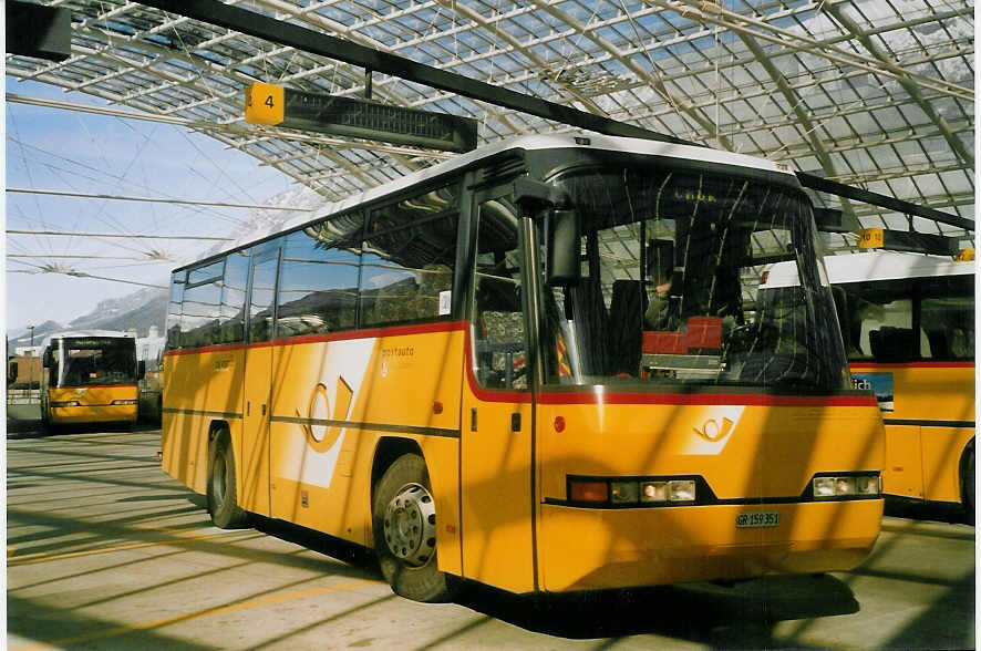 (066'630) - PostAuto Graubnden - GR 159'351 - Neoplan (ex P 23'713) am 20. April 2004 in Chur, Postautostation