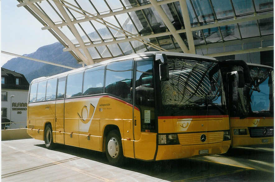 (066'719) - AutoPostale Ticino-Moesano - TI 215'030 - Mercedes (ex P 25'590; ex Jelmorini, Tesserete) am 20. April 2004 in Chur, Postautostation