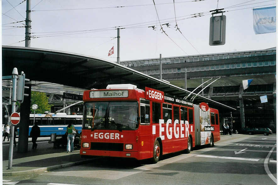 (067'006) - VBL Luzern - Nr. 191 - NAW/Hess Gelenktrolleybus am 22. April 2004 beim Bahnhof Luzern