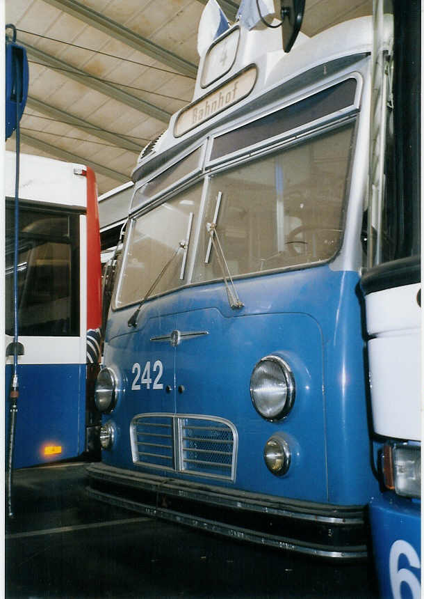 (067'933) - VBL Luzern - Nr. 242 - FBW/Schindler Trolleybus am 23. Mai 2004 in Luzern, Depot (Teilaufnahme)