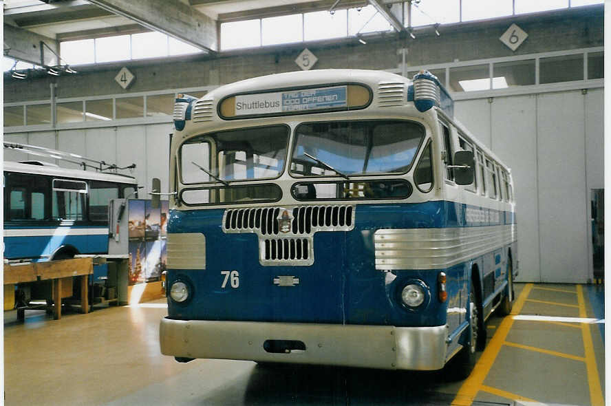 (068'004) - VBL Luzern - Nr. 76 - Twin Coach am 23. Mai 2004 in Luzern, Depot
