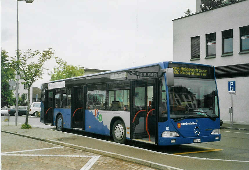 (068'501) - VZO Grningen - Nr. 18/ZH 41'418 - Mercedes am 19. Juni 2004 beim Bahnhof Wetzikon