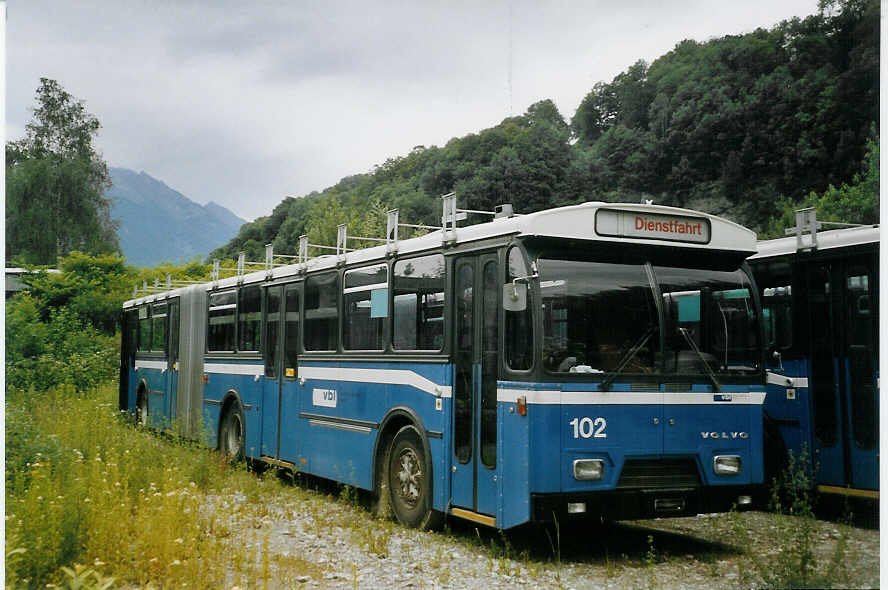 (068'608) - VBL Luzern - Nr. 102 - Volvo/Hess am 19. Juni 2004 in Nfels