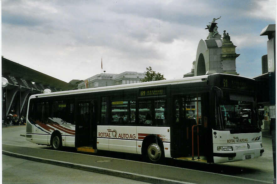 (068'732) - ARAG Ruswil - Nr. 9/LU 15'513 - Renault am 27. Juni 2004 beim Bahnhof Luzern