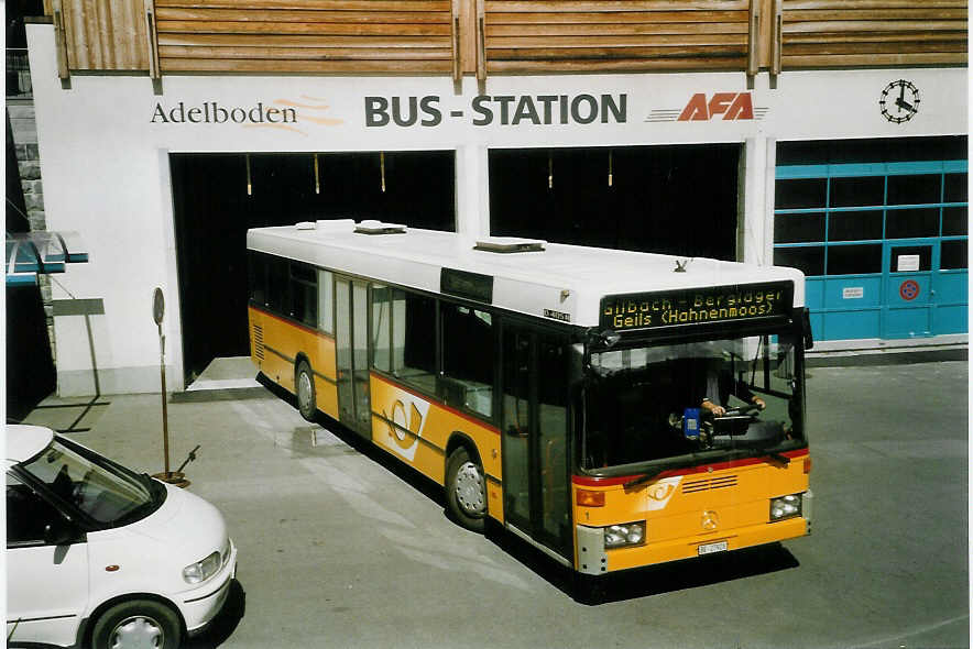 (068'819) - Portenier, Adelboden - Nr. 1/BE 27'928 - Mercedes (ex P 25'197; ex In Albon, Visp Nr. 4) am 4. Juli 2004 beim Autobahnhof Adelboden