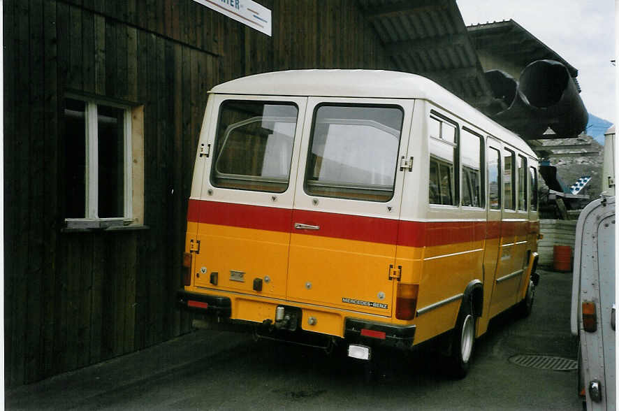 (068'832) - Portenier, Adelboden - Nr. 10 - Mercedes (ex Geiger, Adelboden Nr. 10) am 5. Juli 2004 in Reichenbach, Garage