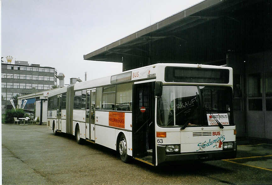 (068'927) - Lathion, Sion - Nr. 63 - Mercedes (ex Gillioz, Sion) am 7. Juli 2004 in Biel, Rattinbus