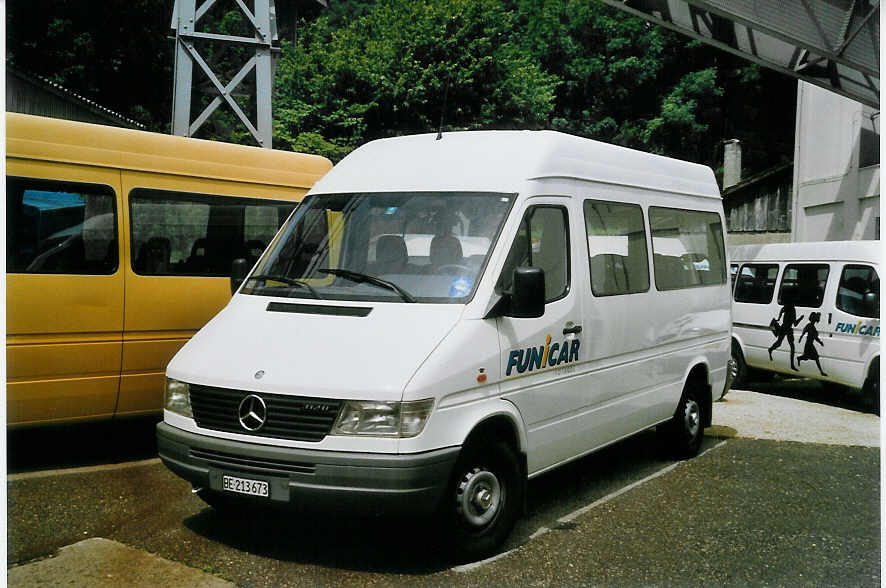 (069'001) - Funi-Car, Biel - Nr. 73/BE 213'673 - Mercedes am 7. Juli 2004 in Biel, Garage