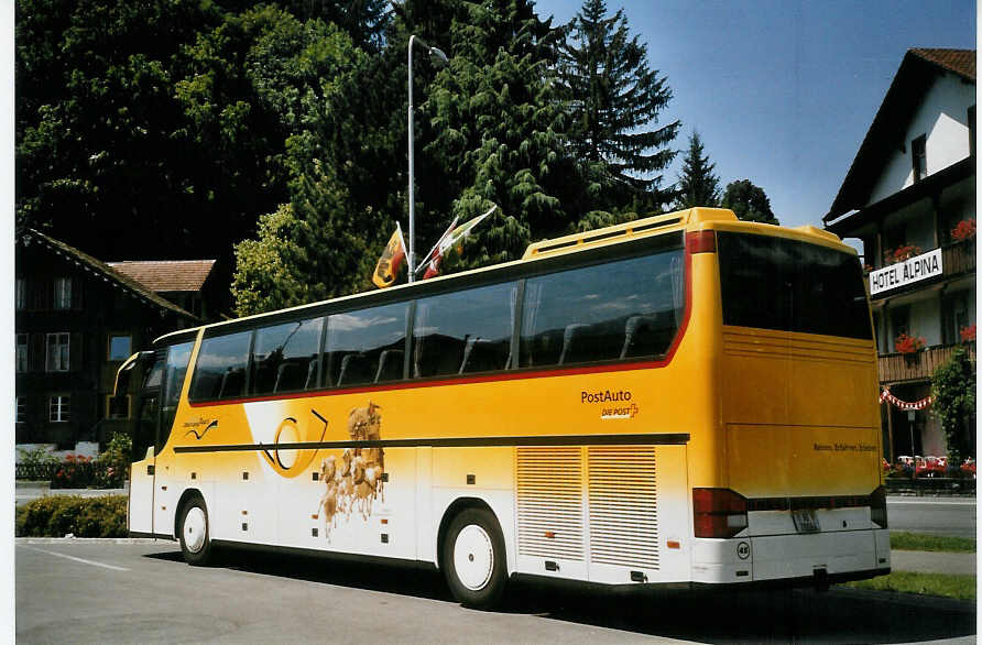(069'831) - Oberland Tours, Grindelwald - Nr. 45/BE 70'064 - Setra (ex AAGI Interlaken) am 1. August 2004 in Matten, Brunngasse