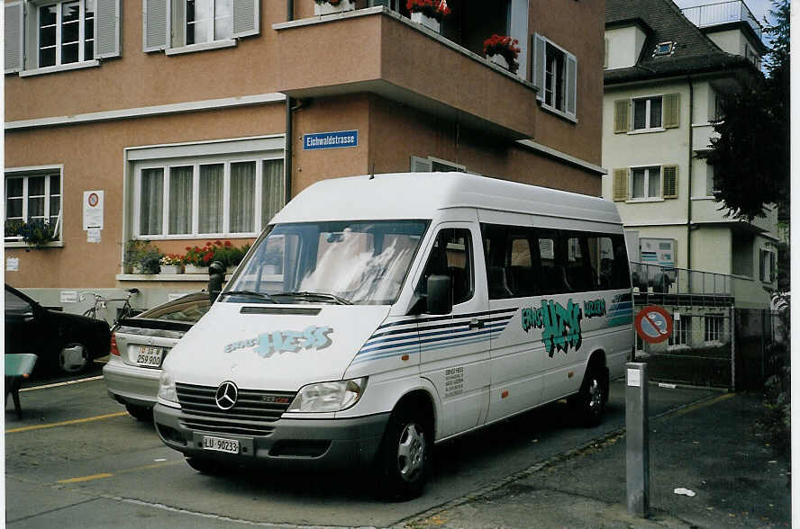 (070'205) - Hess E., Luzern - LU 90'233 - Mercedes am 21. August 2004 in Luzern, Garage