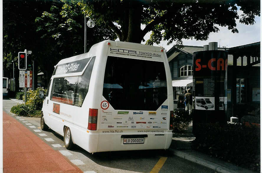 (070'212) - Hrri, Horw - LU 200'001 - Fiat am 21. August 2004 beim Bahnhof Luzern