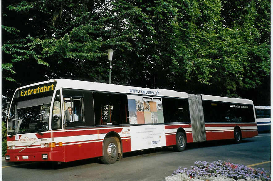 (070'326) - ARAG Ruswil - Nr. 16/LU 15'591 - Volvo/Berkhof am 21. August 2004 in Luzern, Inseli-P