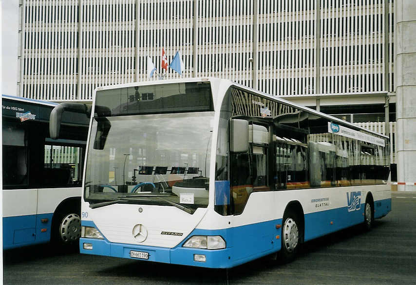 (070'808) - Welti-Furrer, Zrich - Nr. 90/ZH 661'190 - Mercedes am 11. September 2004 in Zrich, Flughafen
