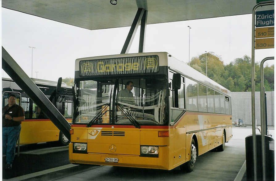 (070'810) - PostAuto Zrich - Nr. 31/ZH 781'185 - Mercedes (ex P 25'294) am 11. September 2004 in Zrich, Flughafen