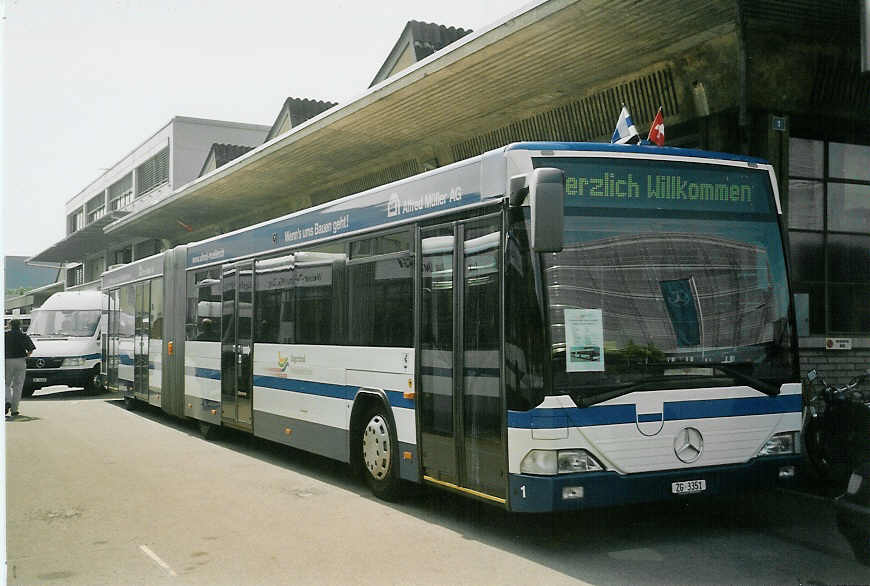 (070'818) - ZVB Zug - Nr. 1/ZG 3351 - Mercedes/Hess am 11. September 2004 in Zug, Garage