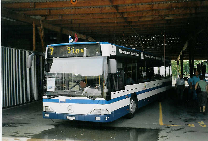 (070'826) - ZVB Zug - Nr. 57/ZG 51'157 - Mercedes/Hess am 11. September 2004 in Zug, Garage