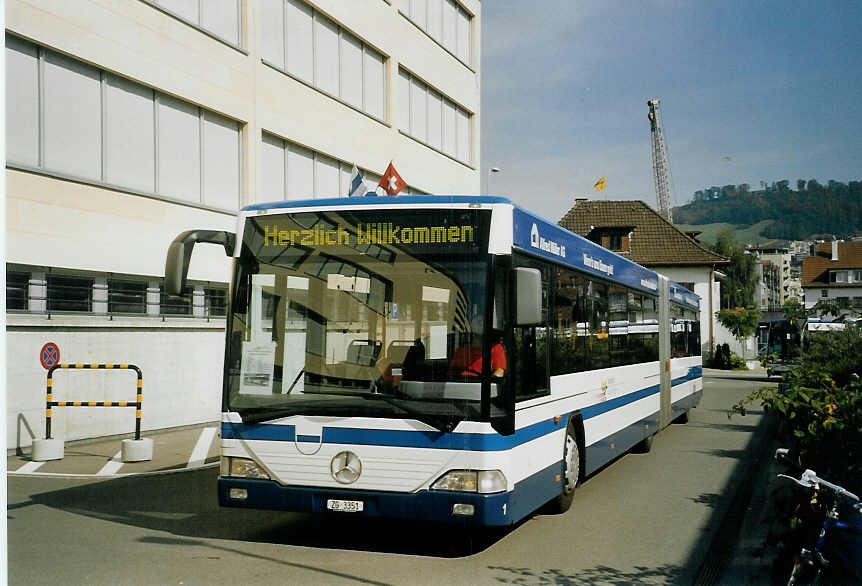 (070'922) - ZVB Zug - Nr. 1/ZG 3351 - Mercedes/Hess am 11. September 2004 in Zug, Garage