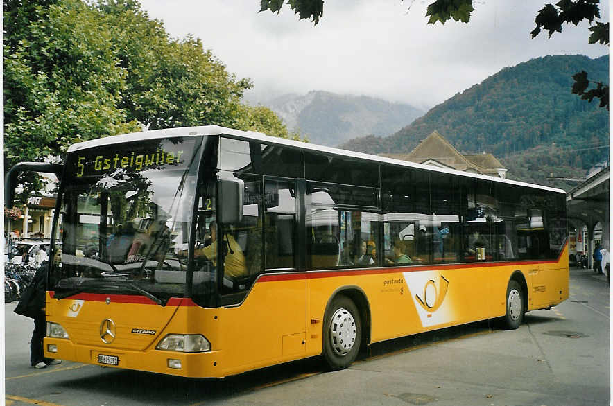 (071'018) - PostAuto Berner Oberland - BE 615'391 - Mercedes (ex P 25'381) am 12. September 2004 beim Bahnhof Interlaken West