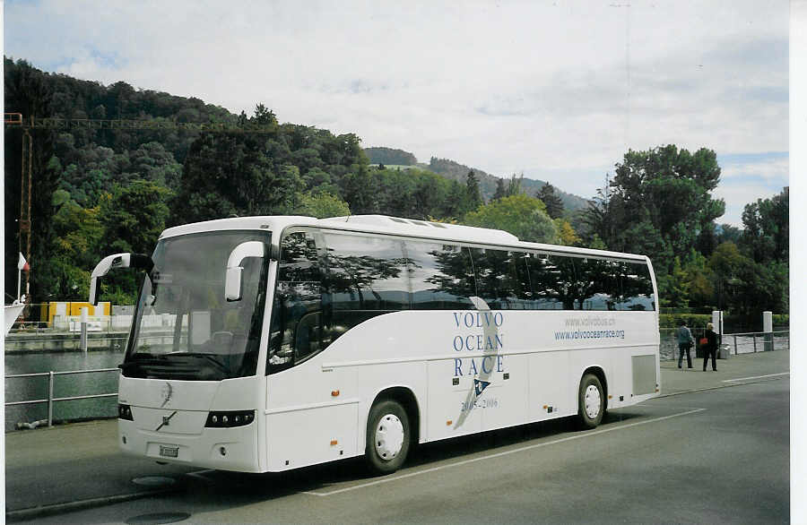 (071'133) - Volvo, Mnchenbuchsee - BE 103'535 - Volvo am 19. September 2004 bei der Schifflndte Thun