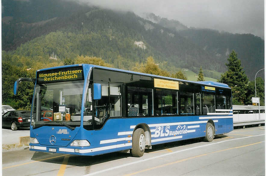 (071'203) - AFA Adelboden - Nr. 1/BE 19'692 - Mercedes am 20. September 2004 beim Bahnhof Frutigen