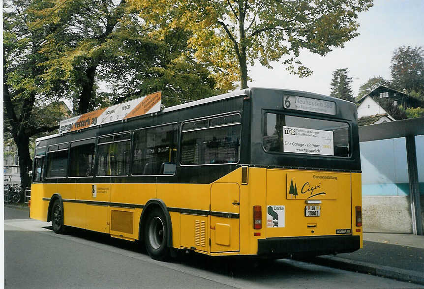 (071'608) - VBSH Schaffhausen - Nr. 1/SH 38'001 - Scania/FHS am 4. Oktober 2004 beim Bahnhof Schaffhausen