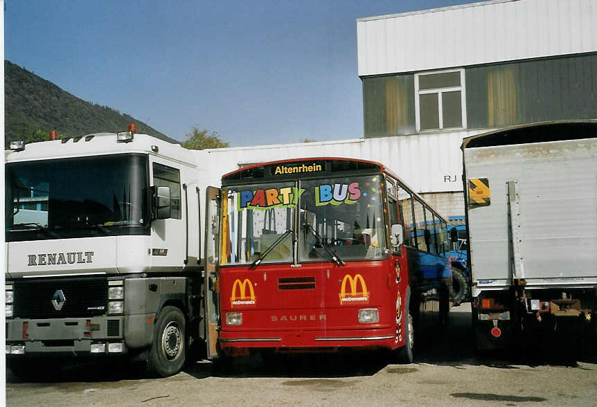 (071'722) - McDonald's, Altenrhein - Saurer/Hess am 5. Oktober 2004 in Biel, BTR