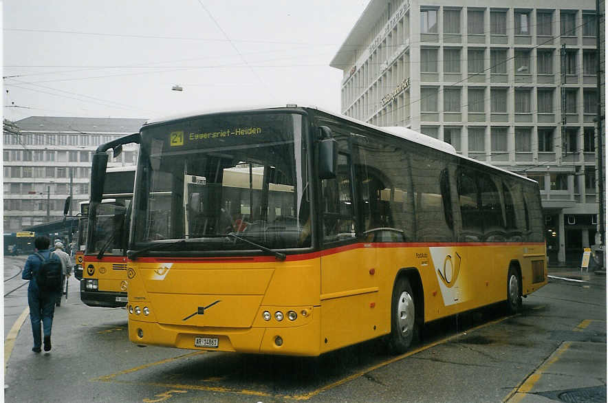 (071'911) - PostAuto St. Gallen-Appenzell - AR 14'861 - Volvo am 11. Oktober 2004 beim Bahnhof St. Gallen