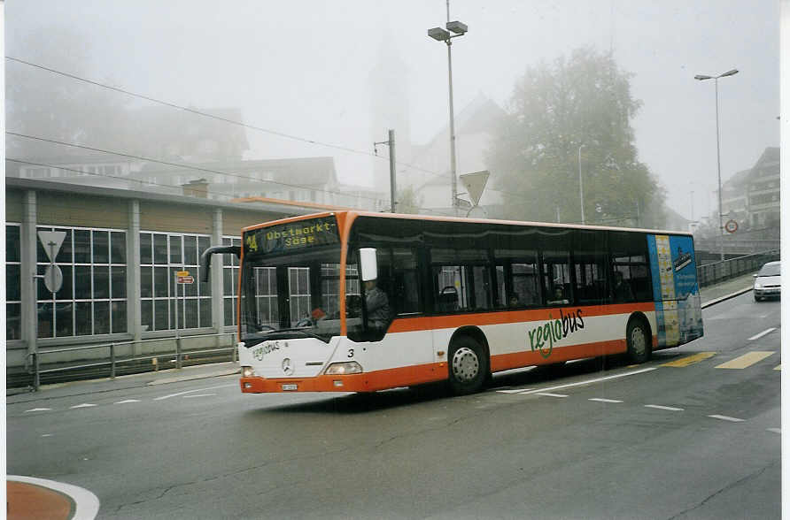 (072'017) - VBH Herisau - Nr. 3/AR 22930 - Mercedes am 11. Oktober 2004 beim Bahnhof Herisau