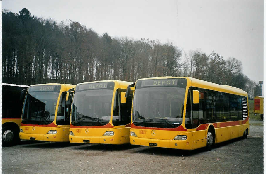 (072'925) - BLT Oberwil - Nr. 23 - Mercedes am 11. Dezember 2004 in Kloten, EvoBus
