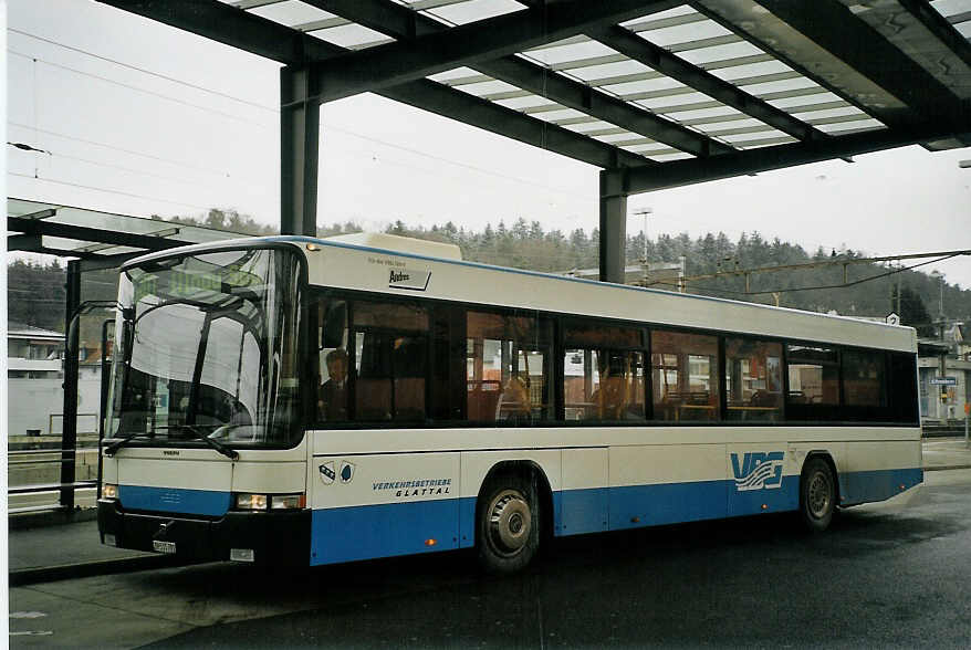 (073'426) - Andres, Effretikon - Nr. 41/ZH 515'701 - Volvo/Hess am 28. Dezember 2004 beim Bahnhof Effretikon
