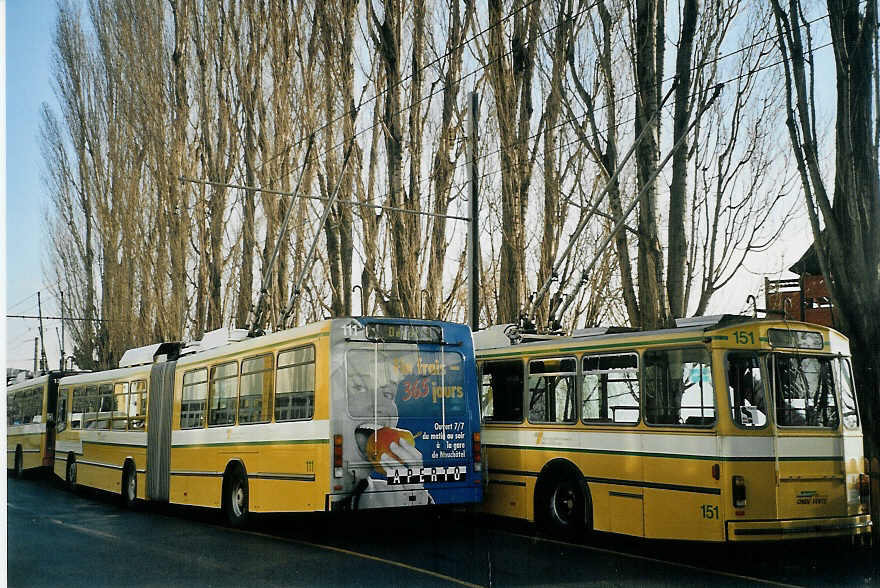 (073'530) - TN Neuchtel - Nr. 111 - NAW/Hess Gelenktrolleybus am 1. Januar 2005 in Neuchtel, Dpt