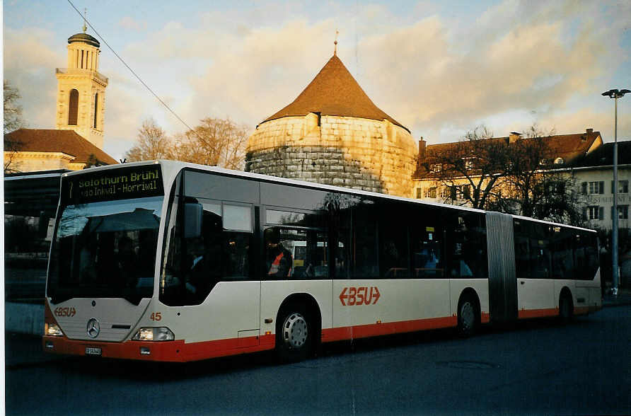 (073'723) - BSU Solothurn - Nr. 45/SO 143'445 - Mercedes am 3. Januar 2005 in Solothurn, Amthausplatz