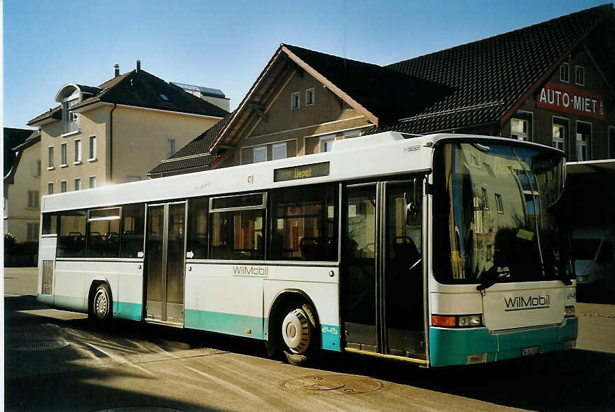 (073'833) - WilMobil, Wil - Nr. 245/SG 262'020 - Volvo/Hess (ex RTB Altsttten Nr. 33) am 8. Januar 2005 in Wil, Garage